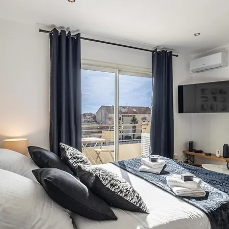 13 Legof - Superbe 2 Pieces Avec Balcon Au Coeur De ! *