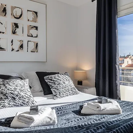 شقة 13 Legof - Superbe 2 Pieces Avec Balcon Au Coeur De !