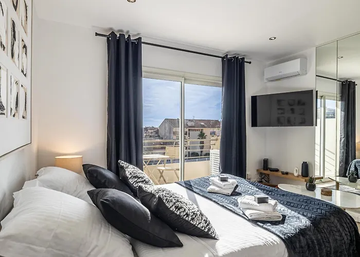 13 Legof - Superbe 2 Pieces Avec Balcon Au Coeur De ! *